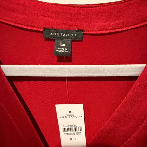 Ann Taylor Vibrant Red V-Neck Blouse - Picture 2 of 2